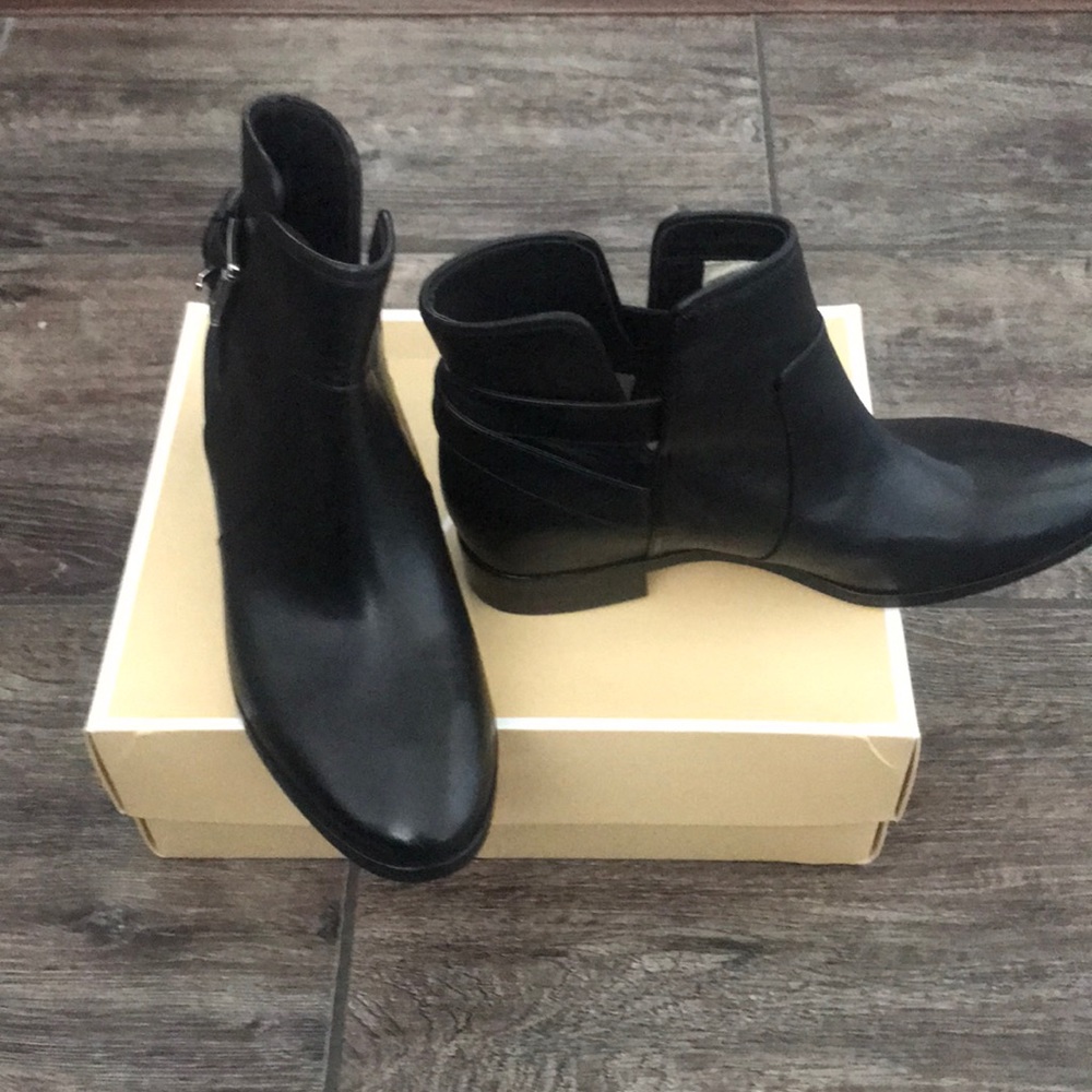 Booties - Picture 4 of 4
